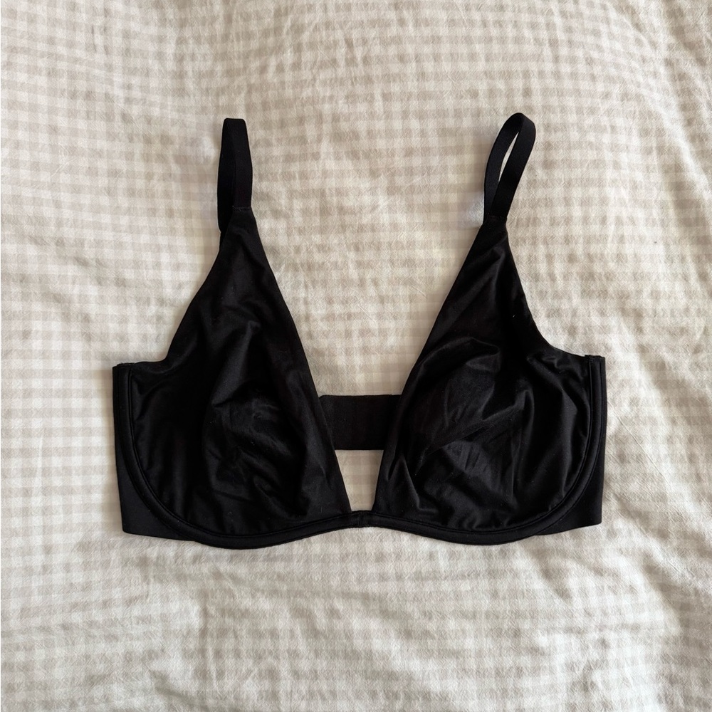 Victoria’s Secret Black Unlined Bra